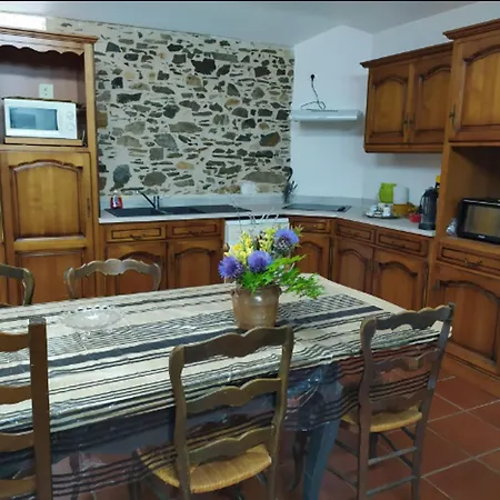 Maison Chaleureuse A Bagnac-sur-cele 70 M² Avec Jardin Accueillant Linac
