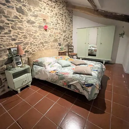 Maison Chaleureuse A Bagnac-sur-cele 70 M² Avec Jardin Accueillant Ferienhaus